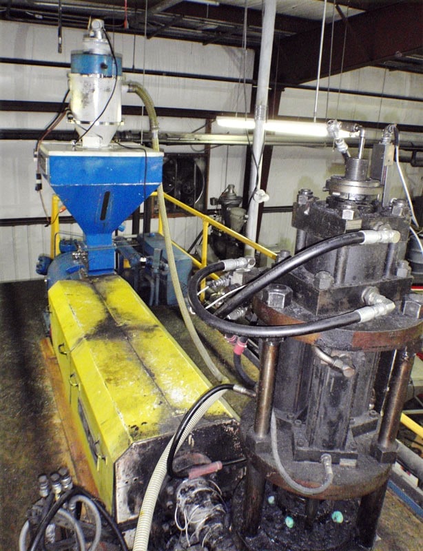 Sterling Model S-38 Blow Molding Machine, 1985 - Image 8