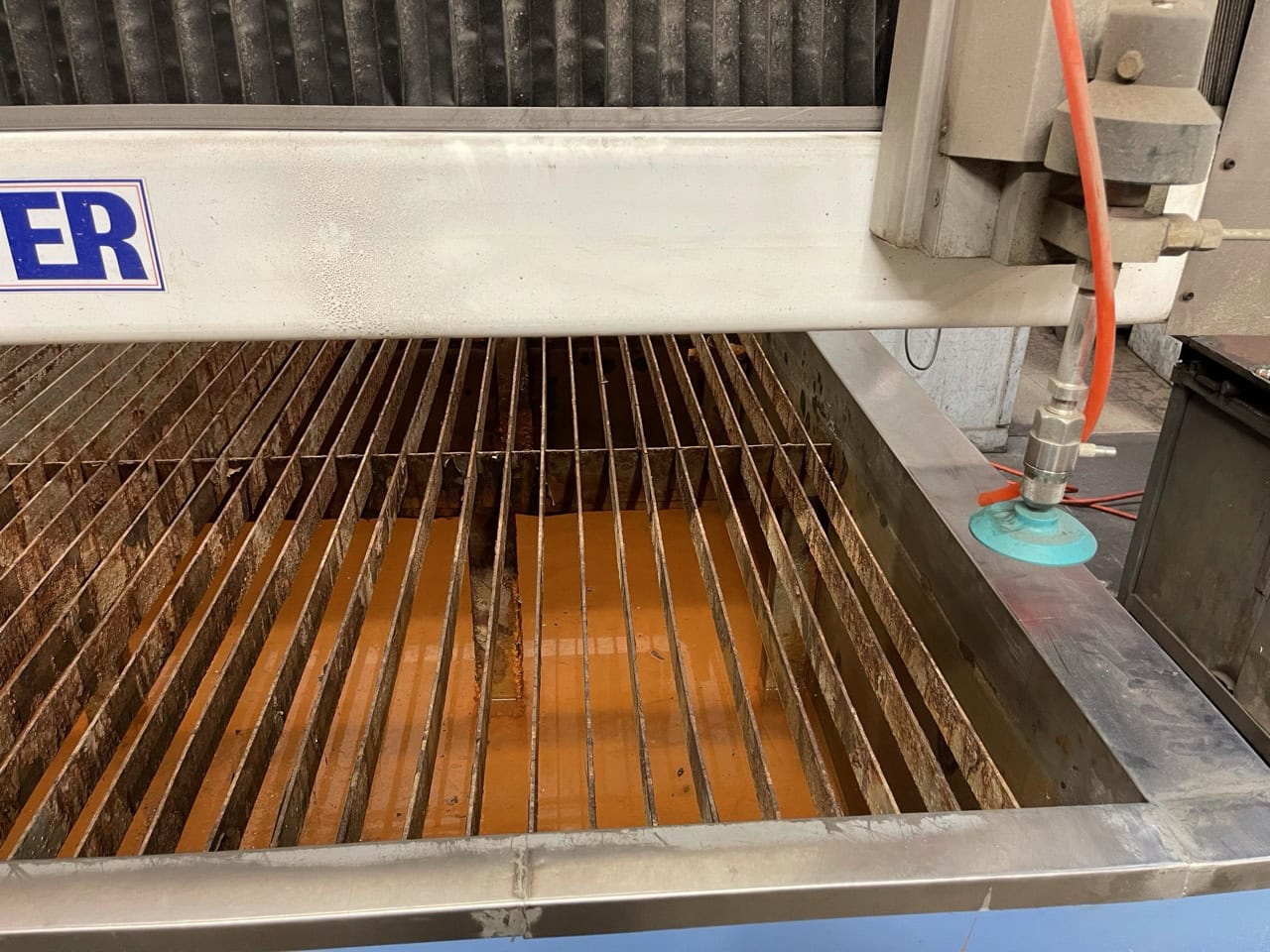 4' x 4' Hydrapower WJ515 CNC Waterjet, 2019 - 40,000 PSI, Abrasives Hopper - Image 3