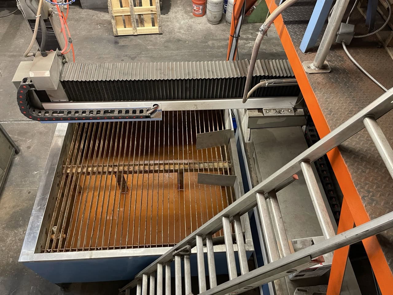 4' x 4' Hydrapower WJ515 CNC Waterjet, 2019 - 40,000 PSI, Abrasives Hopper - Image 4