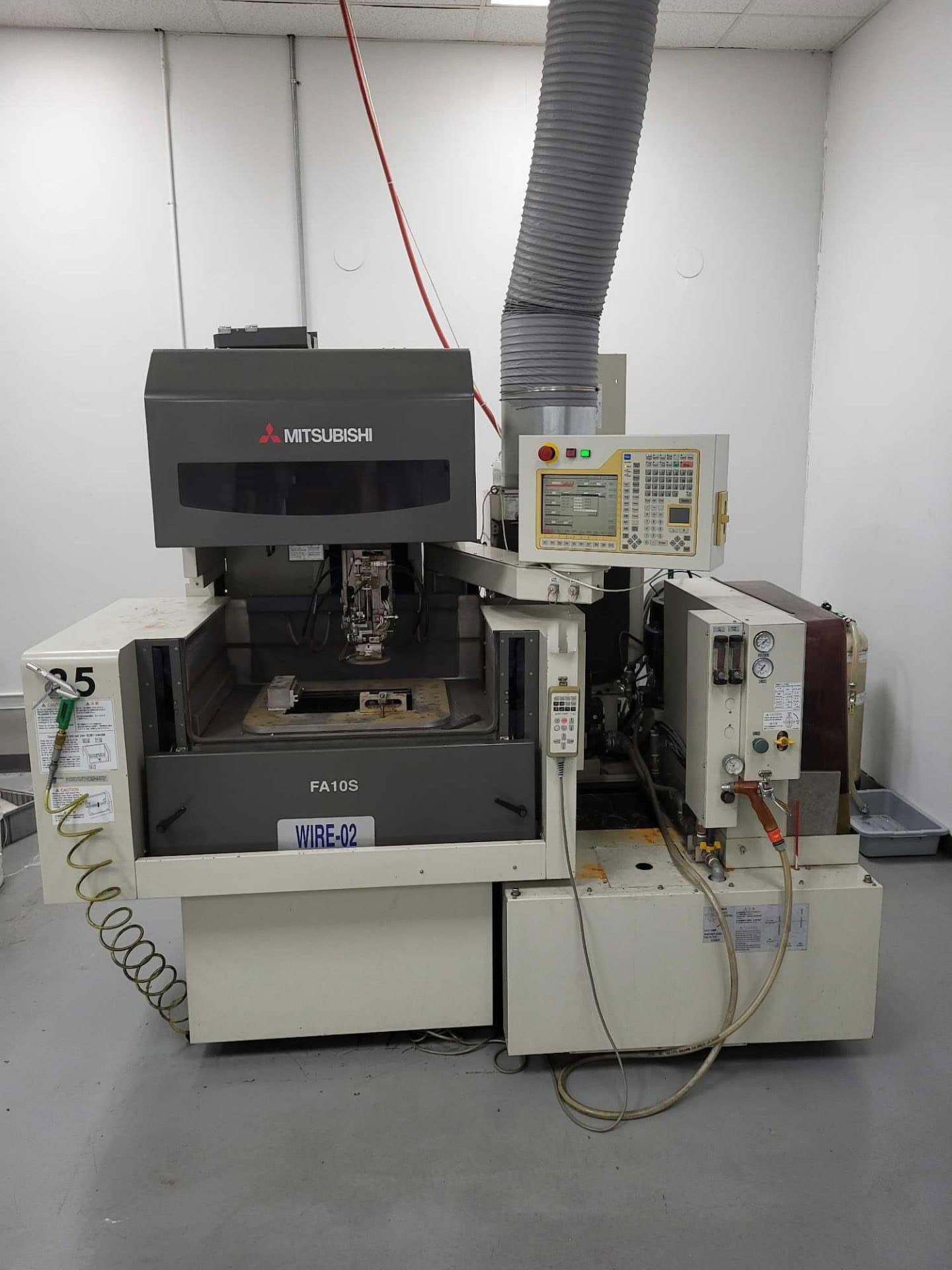Mitsubishi FA10S Wire EDM, 2000 - Auto Wire Threading