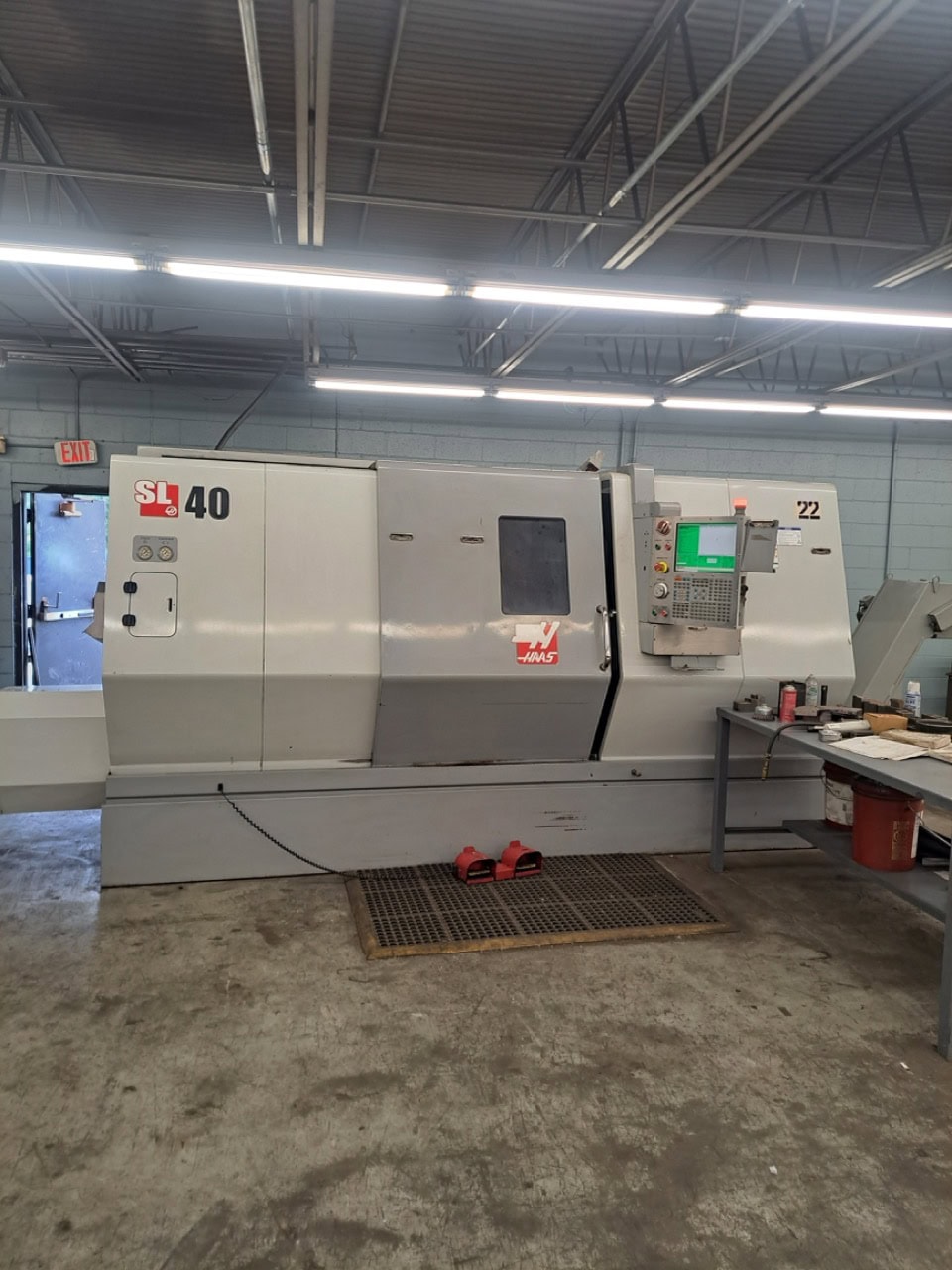 Haas SL-40 CNC Lathe, 2012 - Chip Conveyor, Tailstock