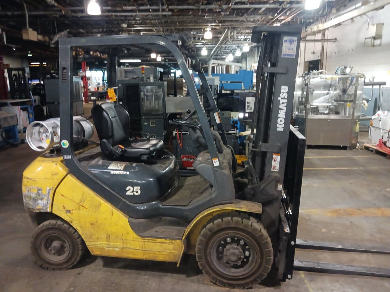 KOMATSU FG25T-16 5,000 LB Propane Forklift, 2019