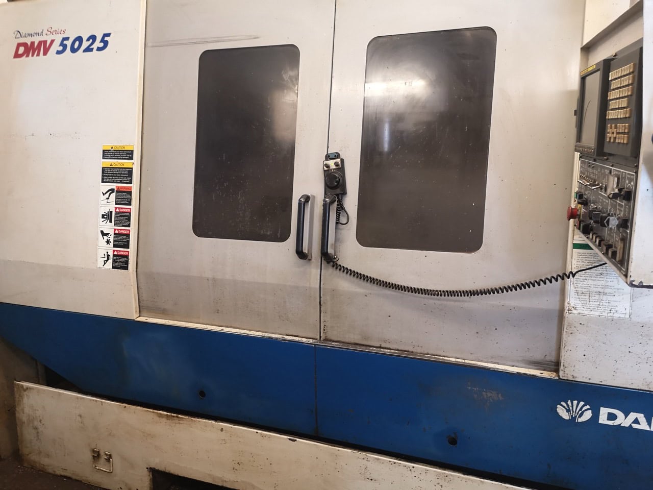 Daewoo DMV 5025 VMC, 2004 - Fanuc Control, Spindle Chiller, 12K Spindle