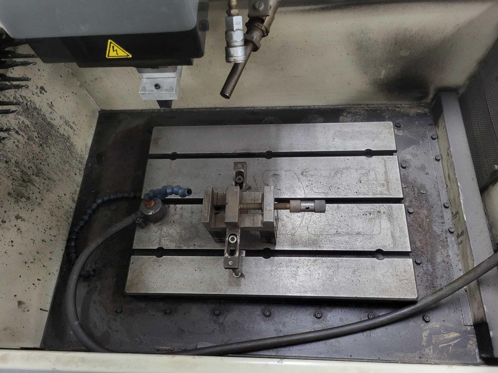 Mitsubishi EA8M Ram Type Sinker EDM Machine, 2005 - Image 2