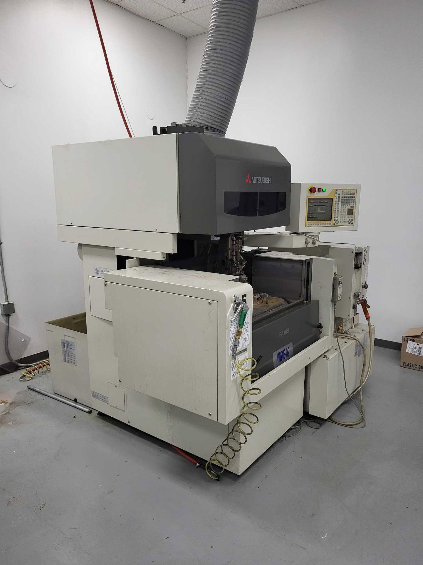Mitsubishi FA10S Wire EDM, 2000 - Auto Wire Threading - Image 2