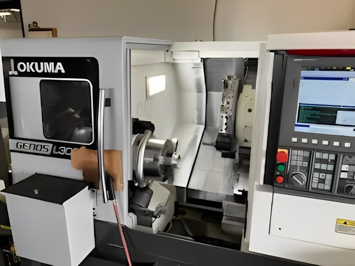 Okuma Genos L3000-E CNC Lathe, 2019 - Tailstock, Chip Conveyor - Image 2