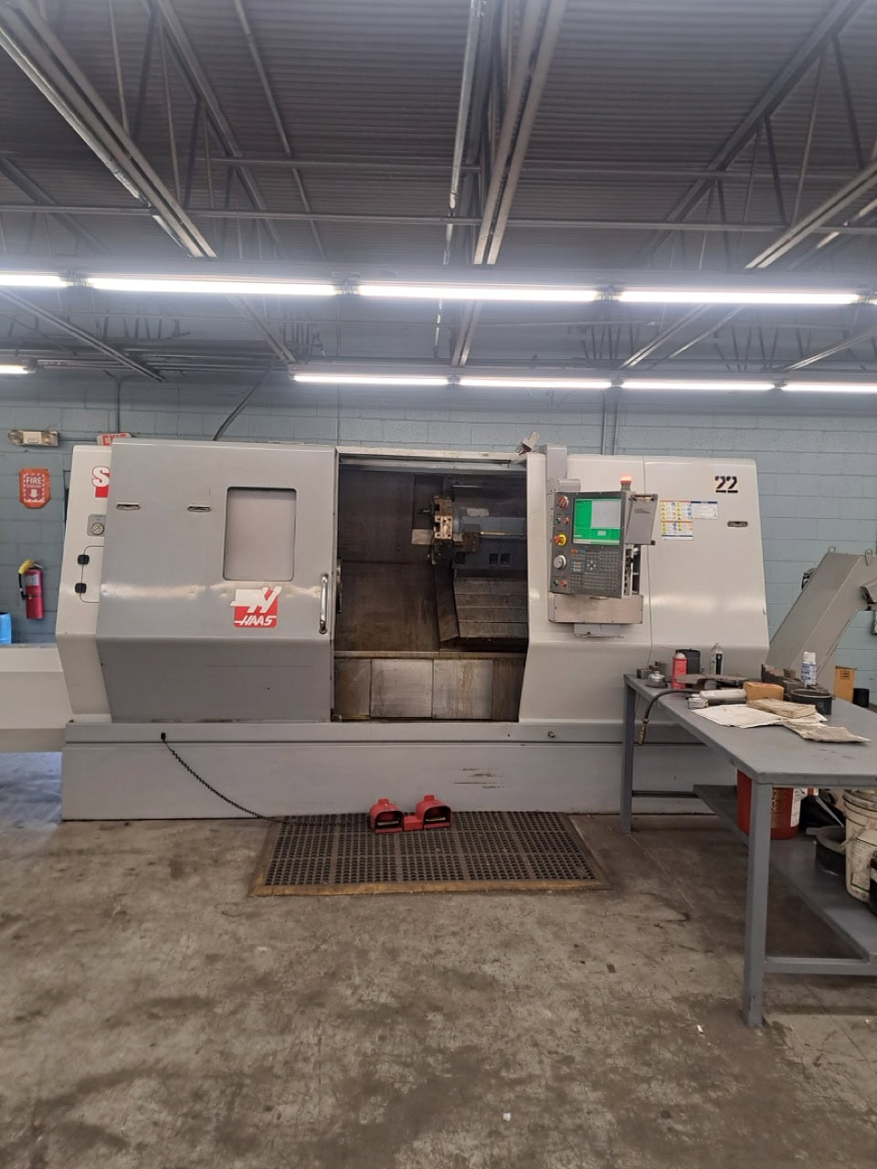 Haas SL-40 CNC Lathe, 2012 - Chip Conveyor, Tailstock - Image 2