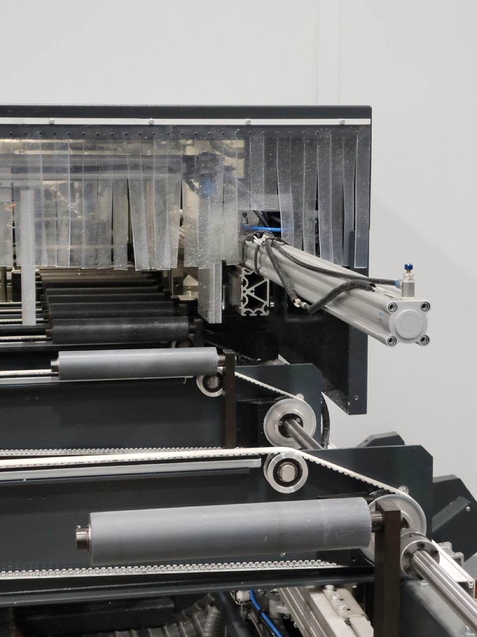 Elumatec SBZ 686 XXL CNC Profile Machining Center, 2022 - 62 Hours of Use, Fully Equipped - Image 32