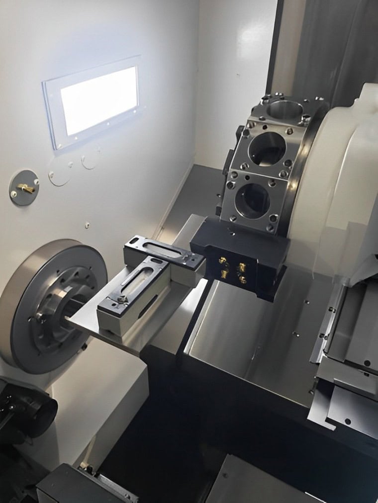 Okuma Genos L3000MYW-E X 400 CNC Multi-Axis Lathe, 2023 - Live Tooling, Chip Conveyor, Parts Catcher - Image 3
