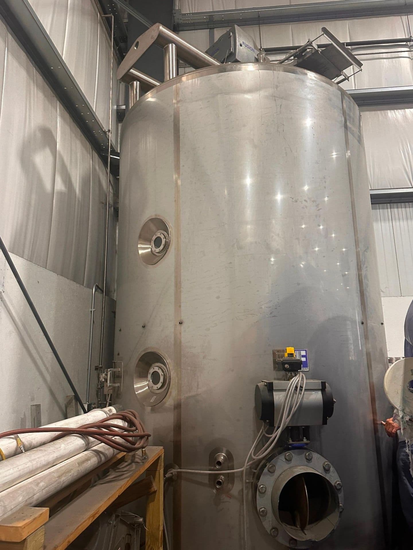 304l stainless steel malt tank 1795 nominal gallon agitated 304l stainless steel malt tank 1795 nominal gallon agitated
