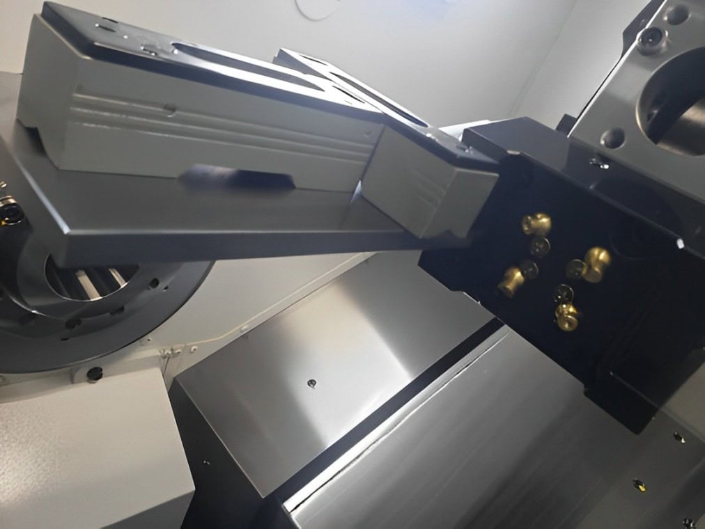Okuma Genos L3000MYW-E X 400 CNC Multi-Axis Lathe, 2023 - Live Tooling, Chip Conveyor, Parts Catcher - Image 4