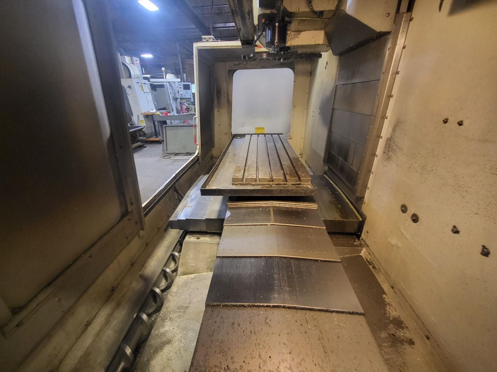 Haas VF-4 CNC VMC, 2001 - 4th Axis Drive & Prewire, Chip Auger, Side-Mount Tool Changer - Image 4