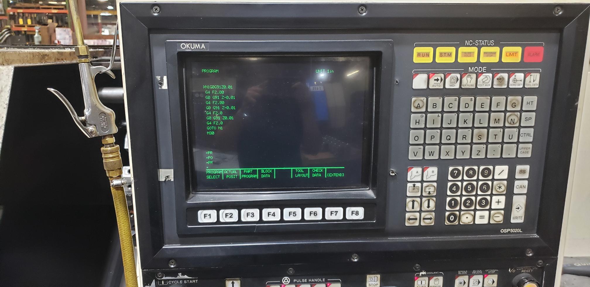 Okuma L1420 CNC Lathe, 1995 - Tailstock, Chip Conveyor - Image 4