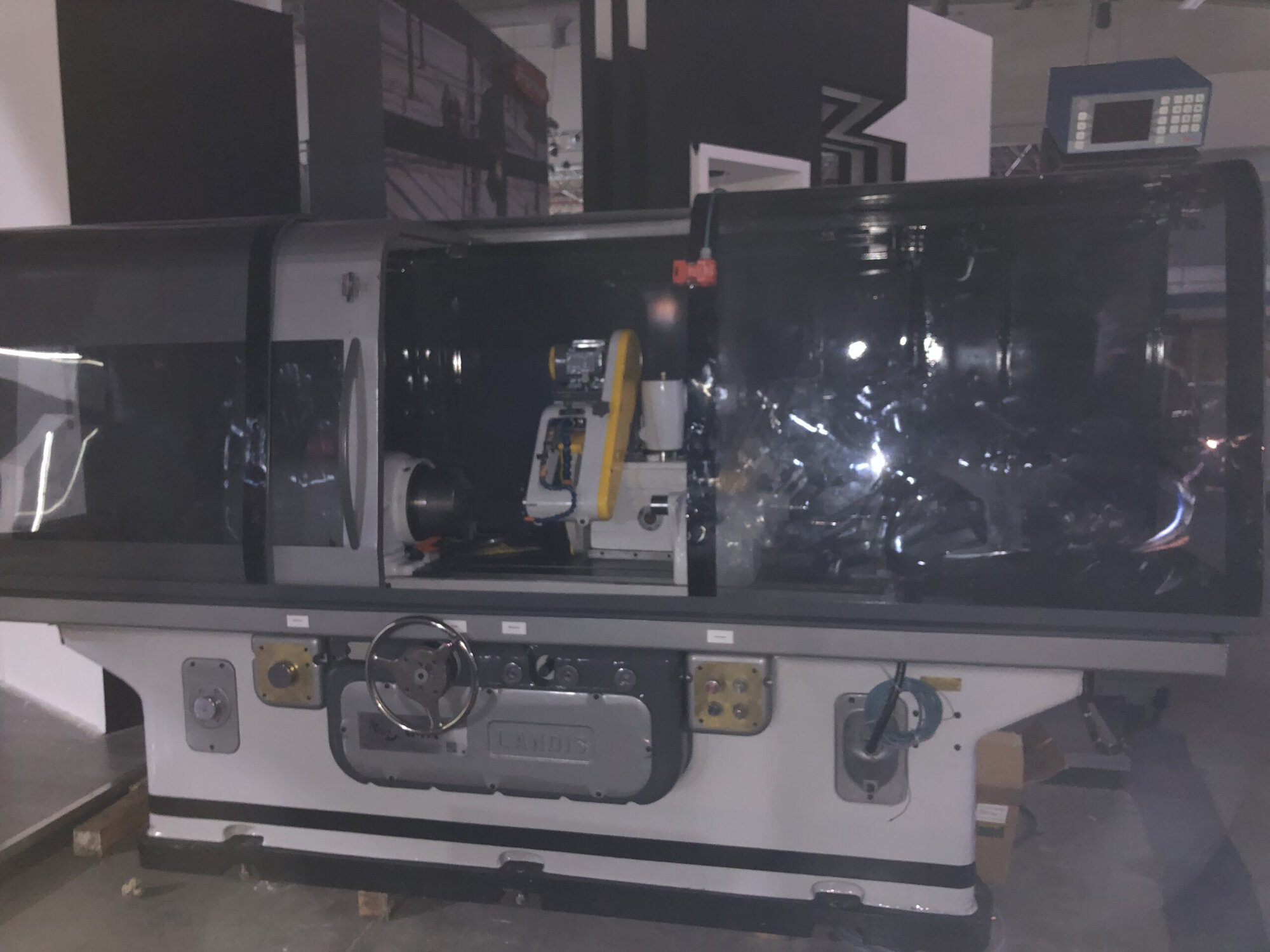 Landis 12'' Type CH Universal Grinding Machine, 1951 - REBUILT in 2022 - Image 6
