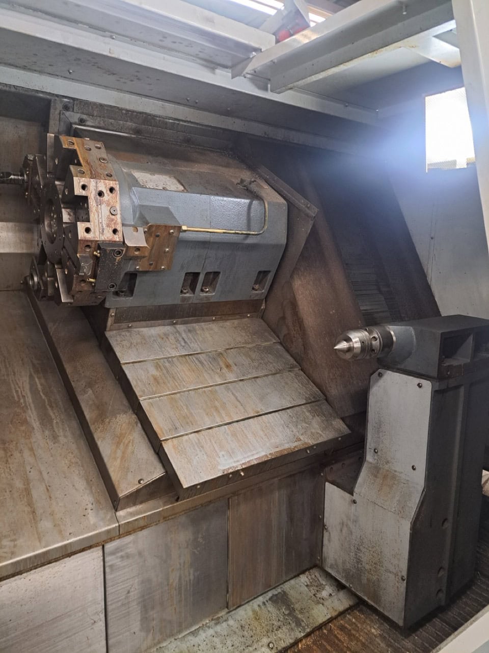 Haas SL-40 CNC Lathe, 2012 - Chip Conveyor, Tailstock - Image 5