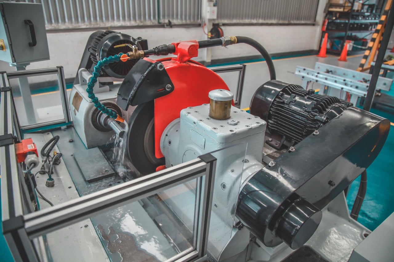 Cincinnati No. 2U-OD Hydraulic Universal Grinder, 1947 - REBUILT 2022 - Image 5