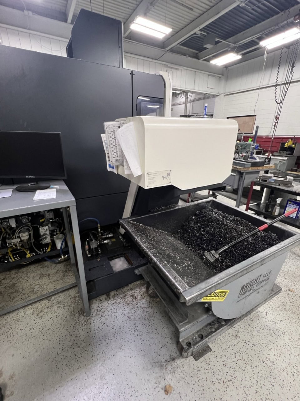 DMG Mori DMU 50 UMC, 2018 - Probing, Chip Conveyor - Image 5