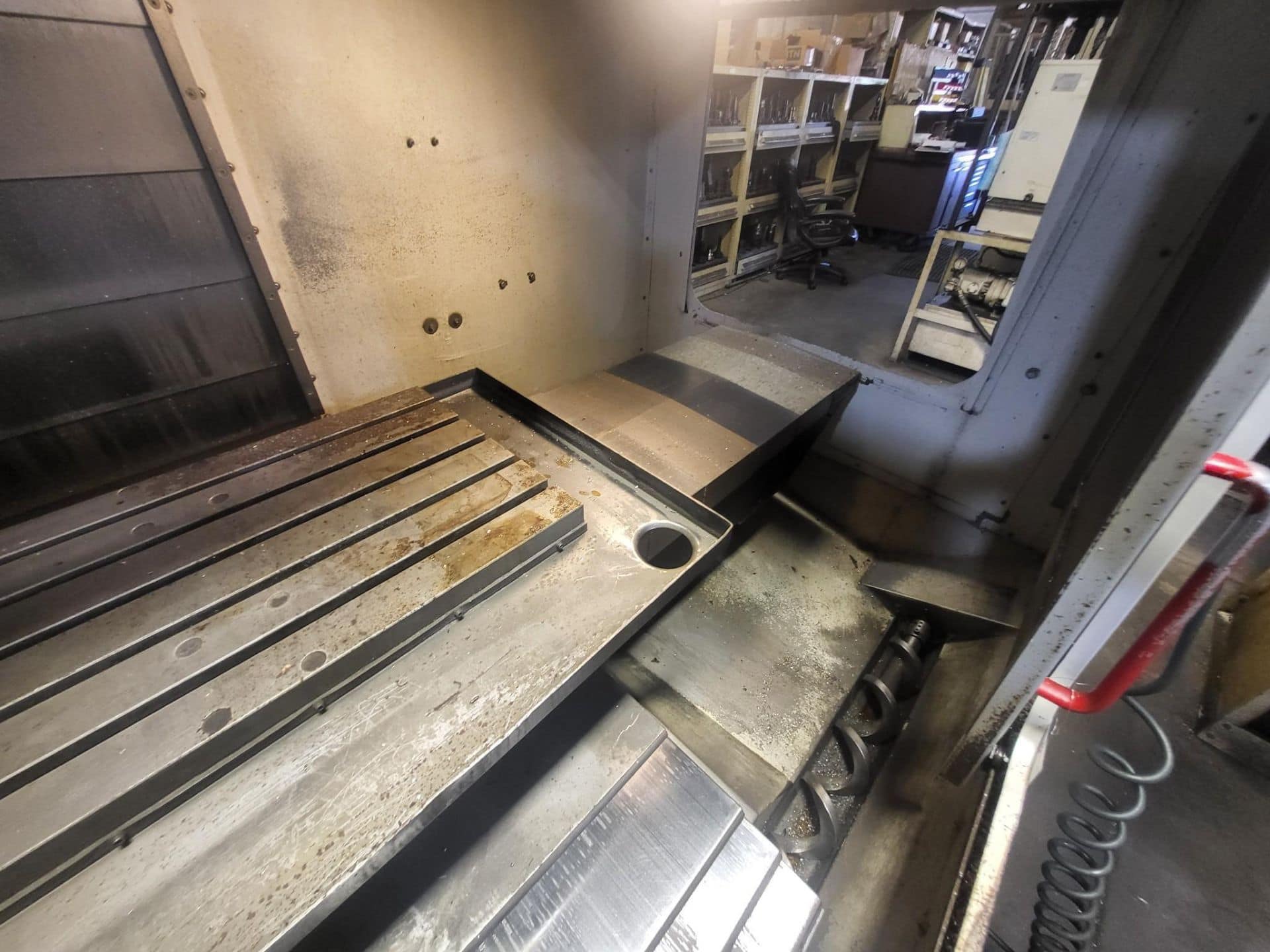 Haas VF-4 CNC VMC, 2001 - 4th Axis Drive & Prewire, Chip Auger, Side-Mount Tool Changer - Image 7
