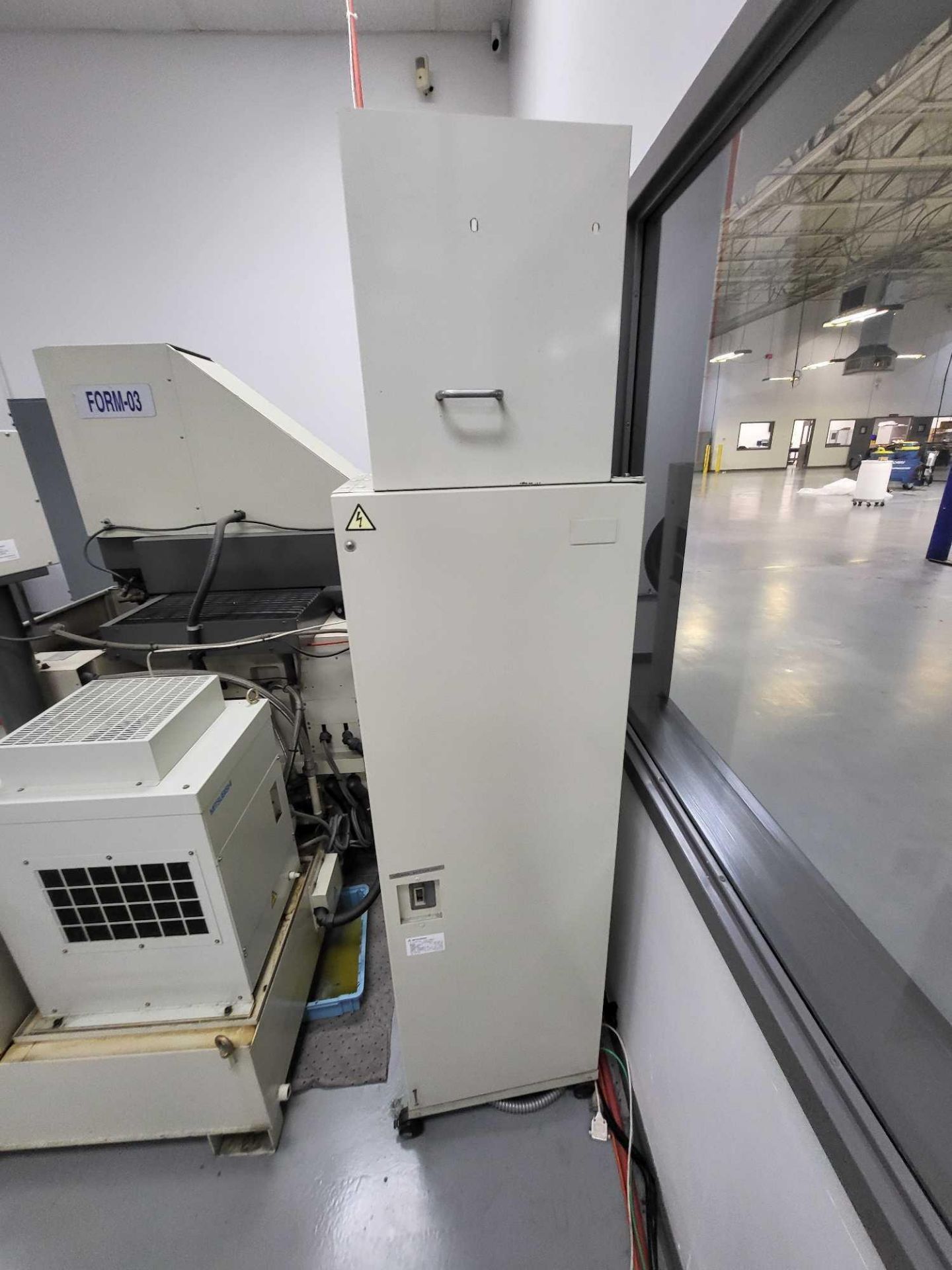 Mitsubishi EA8M Ram Type Sinker EDM Machine, 2005 - Image 8