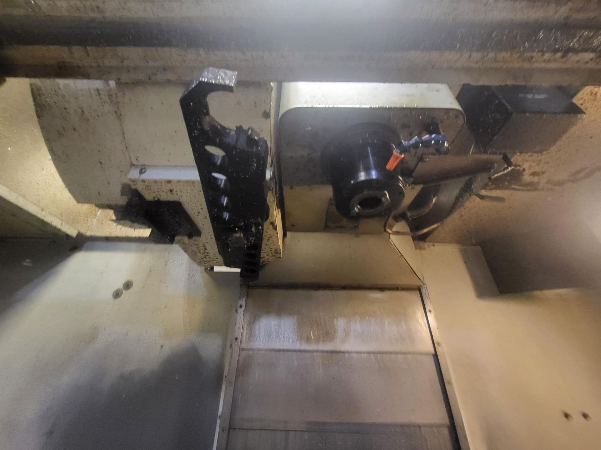 Haas VF-4 CNC VMC, 2001 - 4th Axis Drive & Prewire, Chip Auger, Side-Mount Tool Changer - Image 8