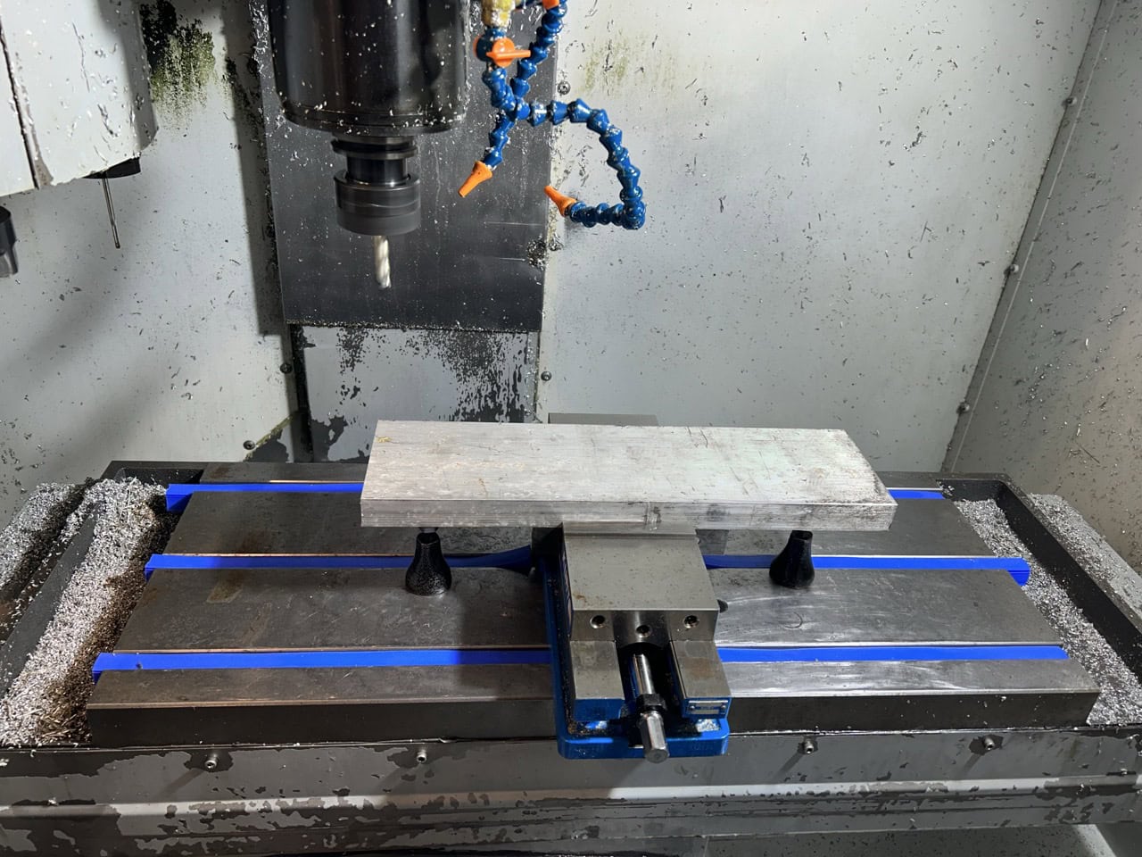 Haas Mini Mill VMC, 2005 - 6000RPM, Chip Conveyor, Rigid Tap - Image 2