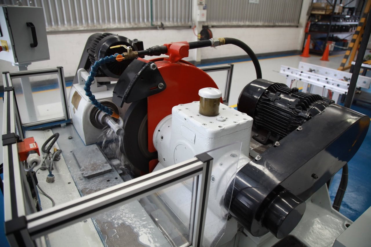 Cincinnati No. 2U-OD Hydraulic Universal Grinder, 1947 - REBUILT 2022 - Image 10