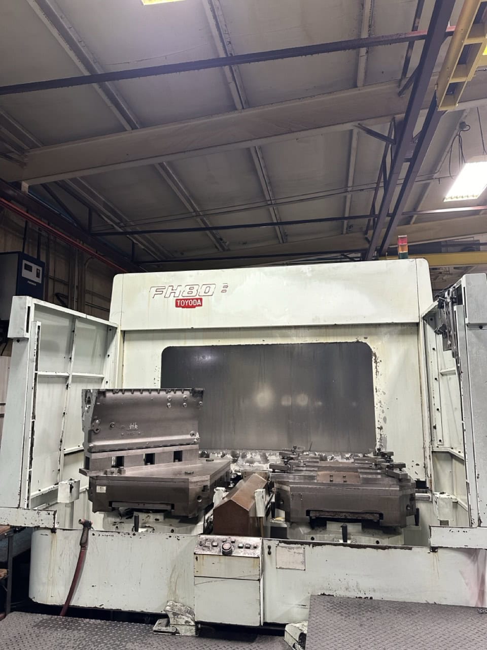 Toyoda FH80B HMC, 1994 - Fanuc, Chip Conveyor
