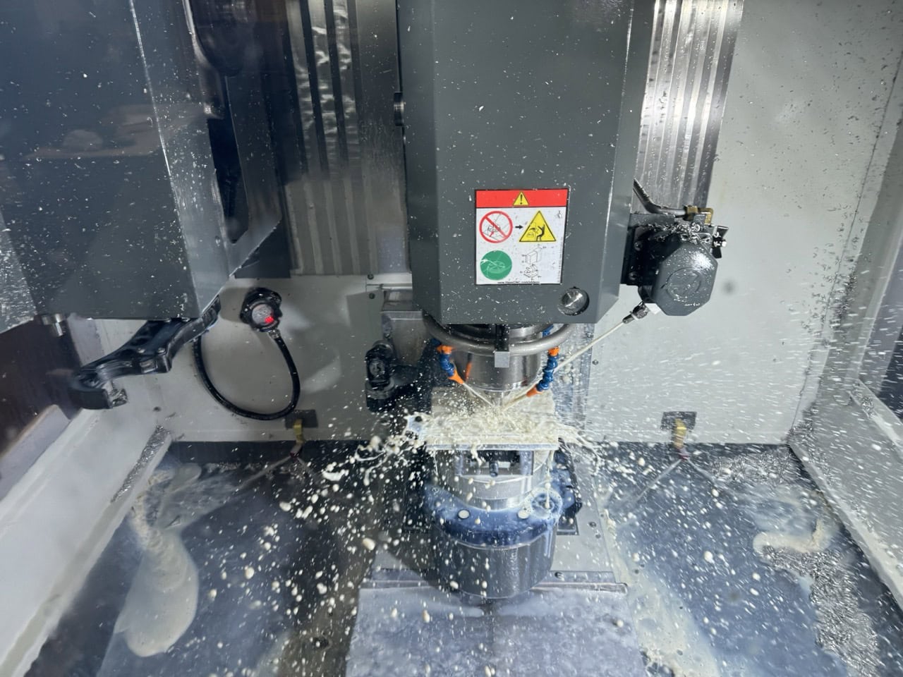 Haas UMC-350HD Universal Machining Center, 2023 - WIPS Probing, Coolant Through Spindle, 15K RPM - Image 10