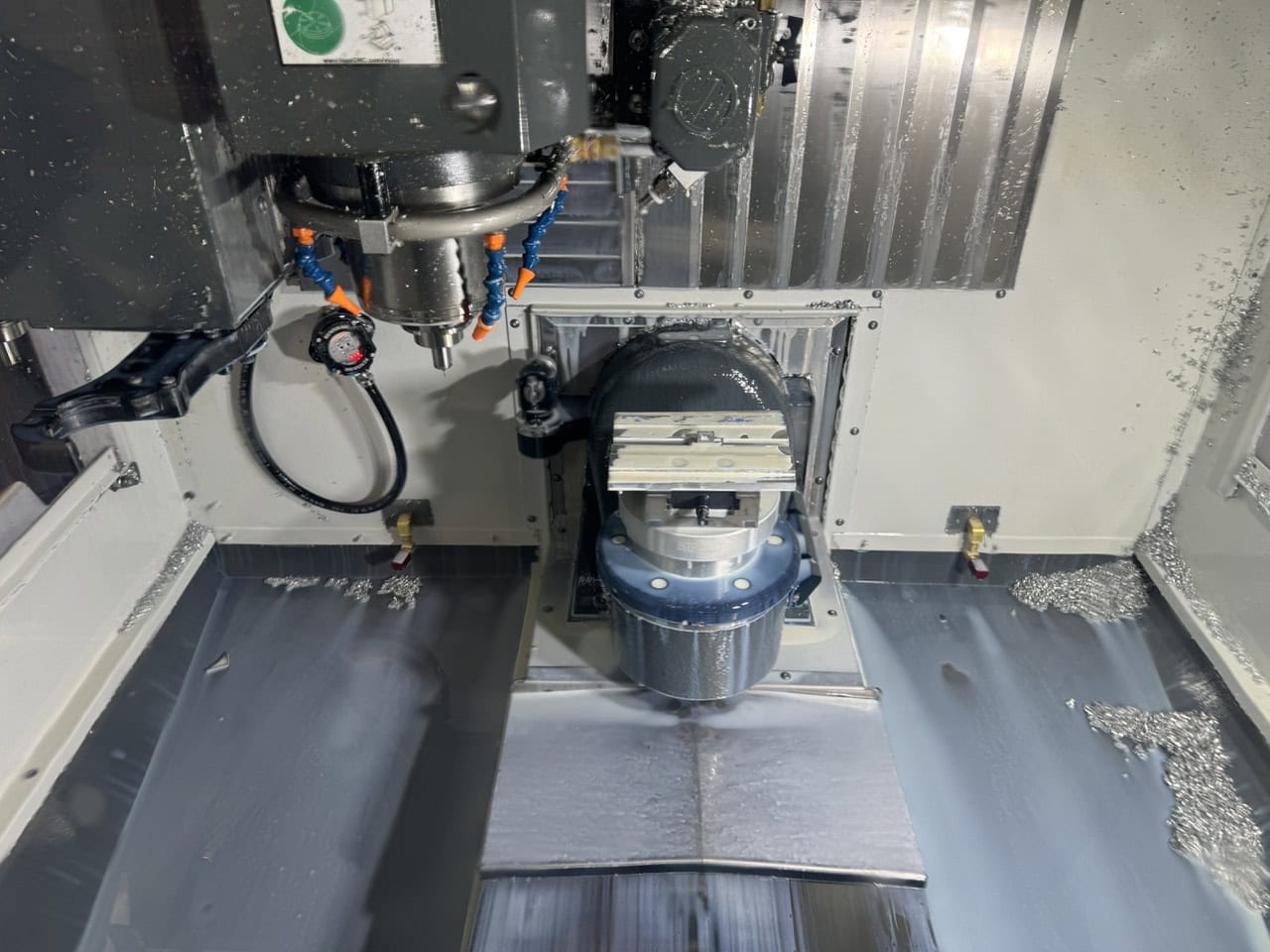 Haas UMC-350HD Universal Machining Center, 2023 - WIPS Probing, Coolant Through Spindle, 15K RPM - Image 17