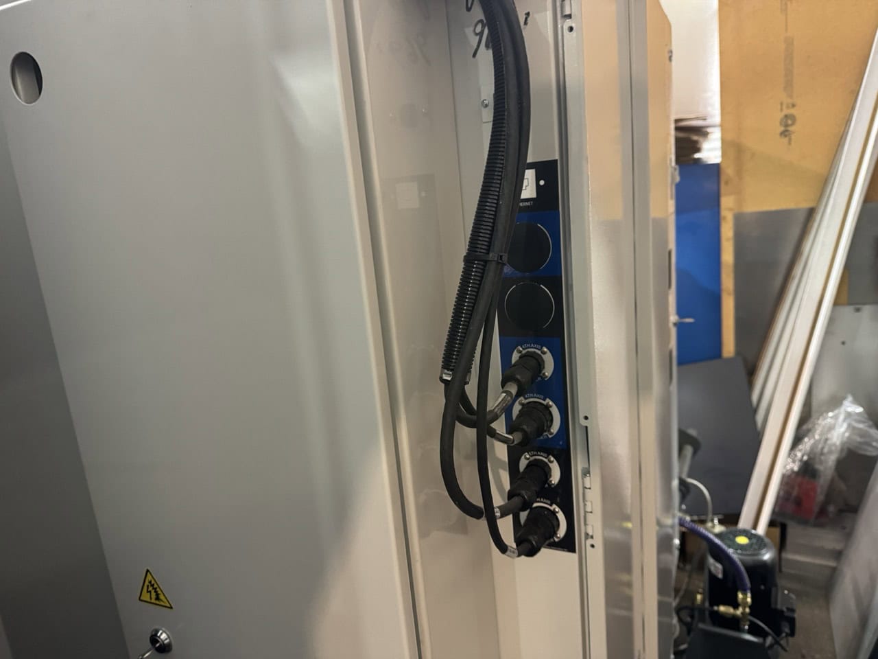 Haas UMC-350HD Universal Machining Center, 2023 - WIPS Probing, Coolant Through Spindle, 15K RPM - Image 18