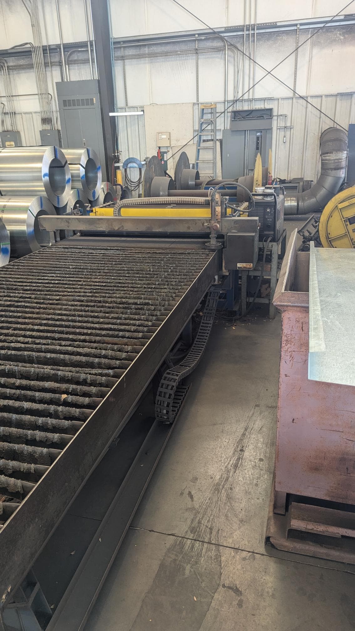 5' x 10' Lockformer Vulcan 1000B Plasma, 2006 - 60 Amp Hypertherm Powermax 1000, 2-Roll Decoiler - Image 2