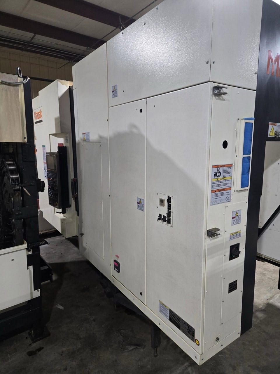 Mazak HCN-4000 400mm HMC, 2012 - 80 Tools, Full 4th Axis, CAT40, Probing, Chip Conveyor - Image 13