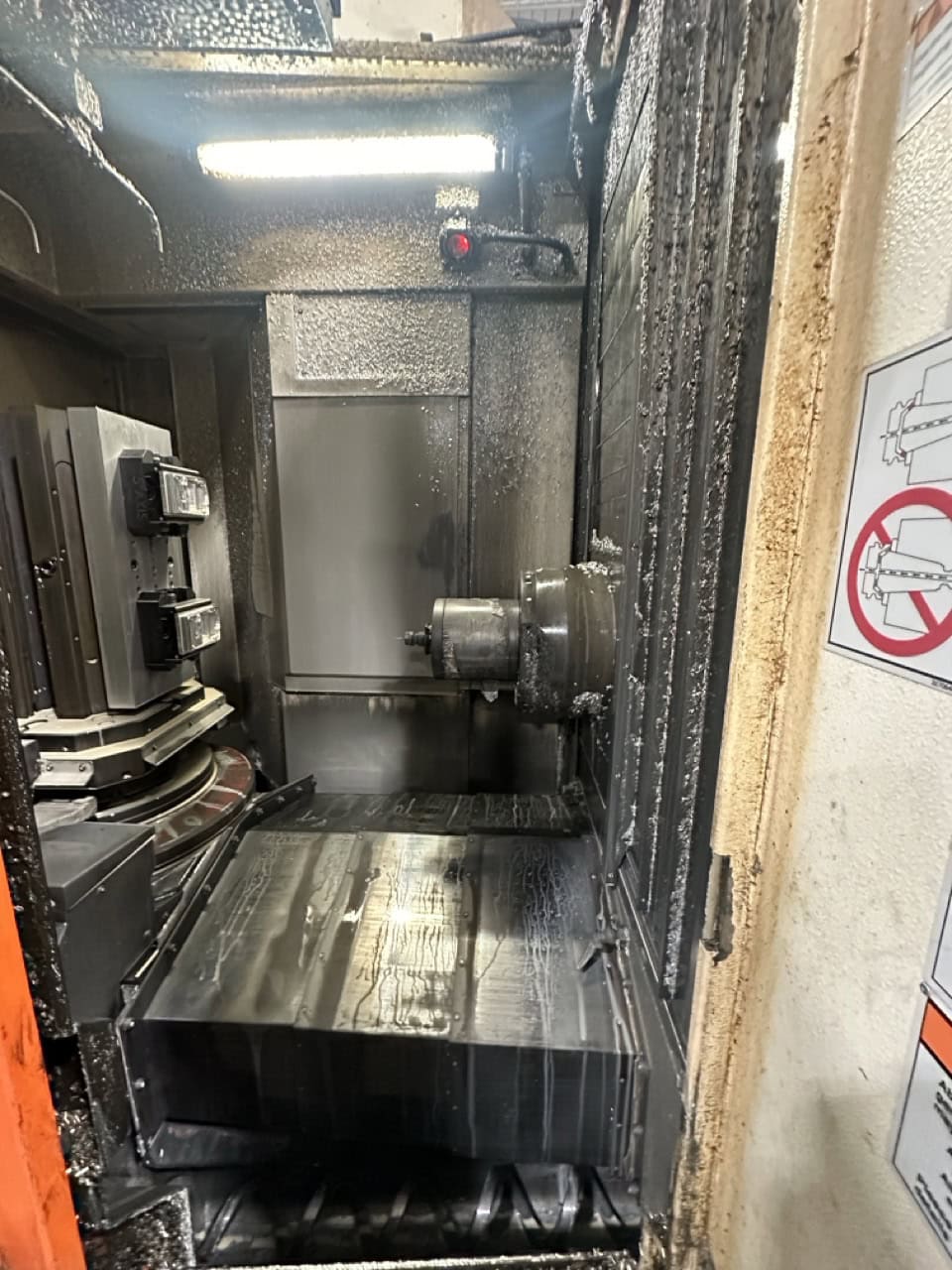 Mazak HCN-4000 400mm HMC, 2012 - 80 Tools, Full 4th Axis, CAT40, Probing, Chip Conveyor - Image 7