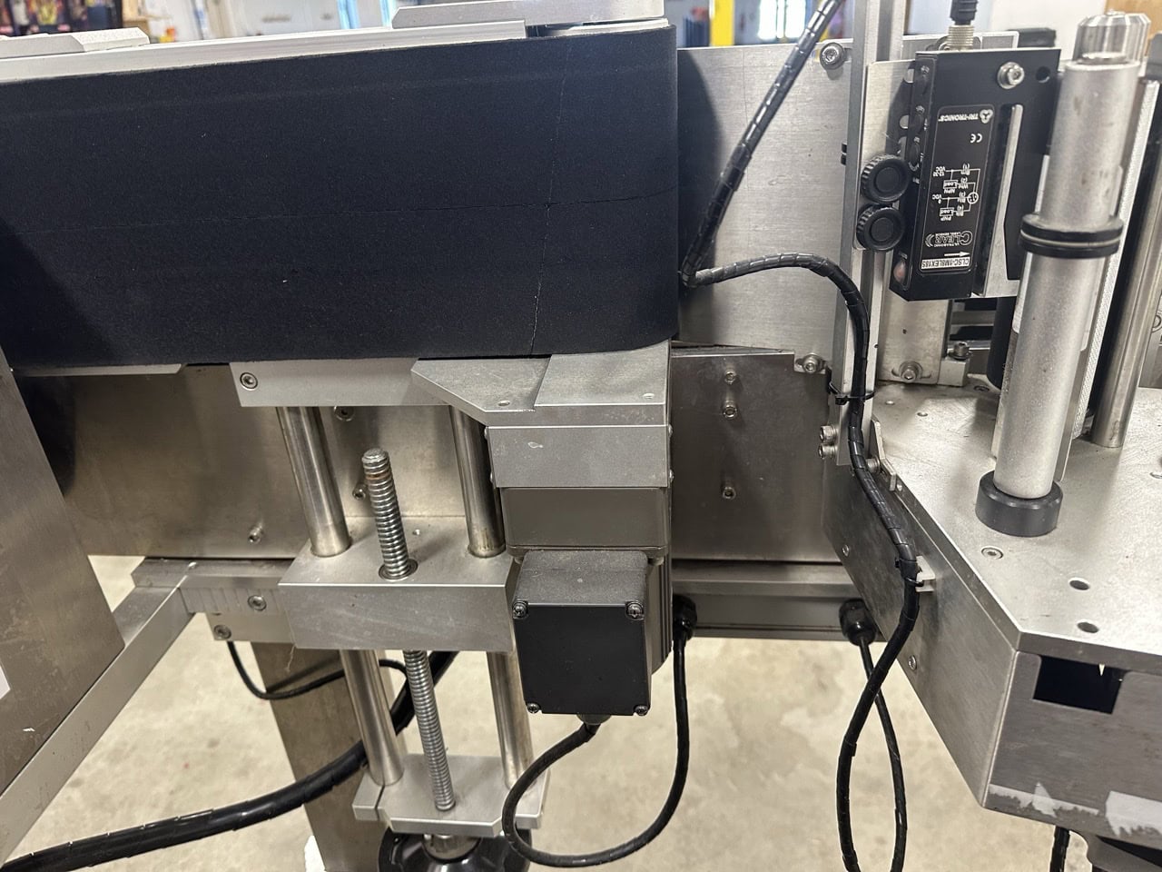 Pack Leader PL-501 Wrap Around Automatic Labeler, 2018 - Image 2
