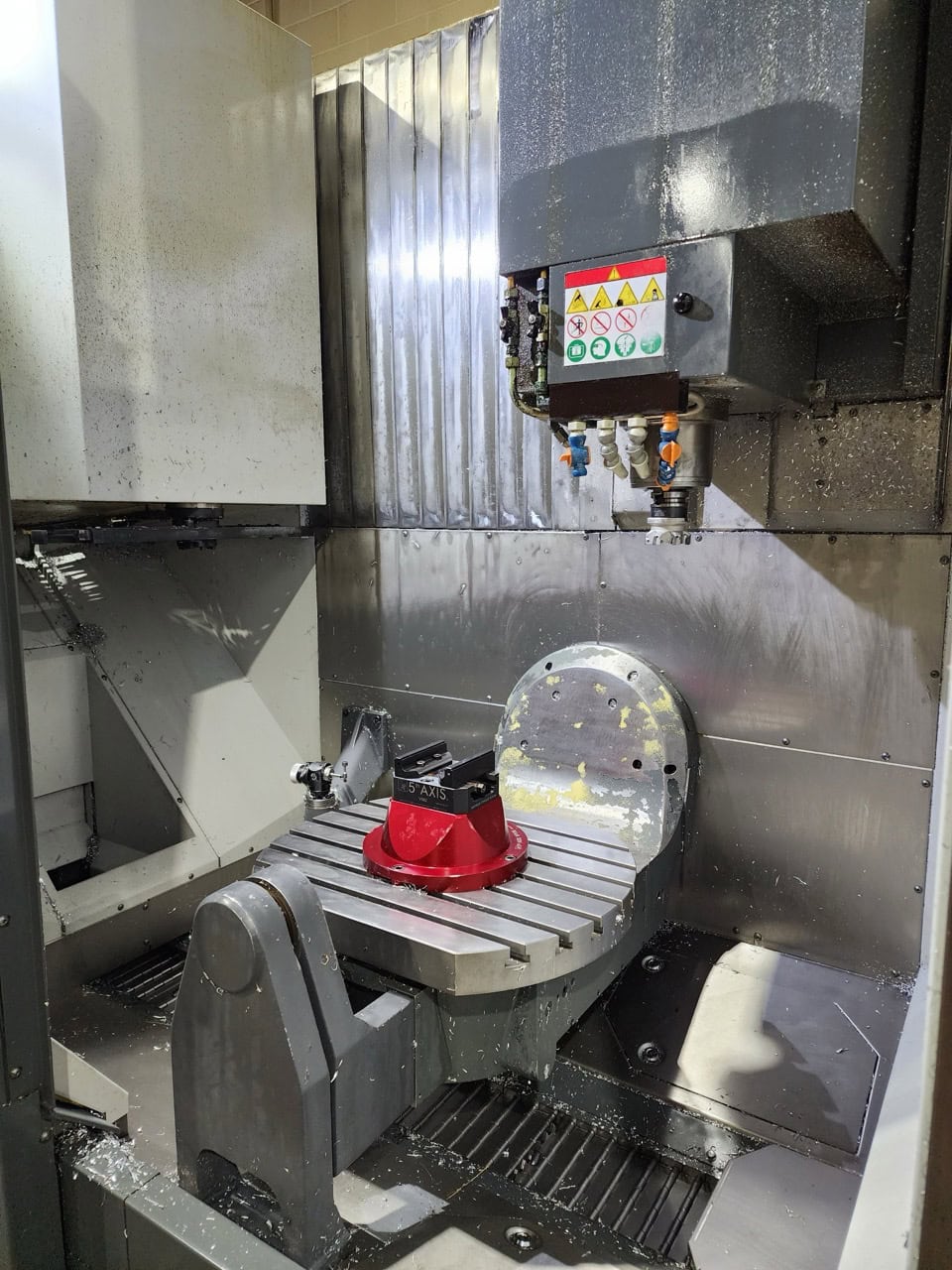 Haas UMC 750SS Universal Machining Center, 2016 - 15k RPM, 300PSI Coolant Through Spindle - Image 2