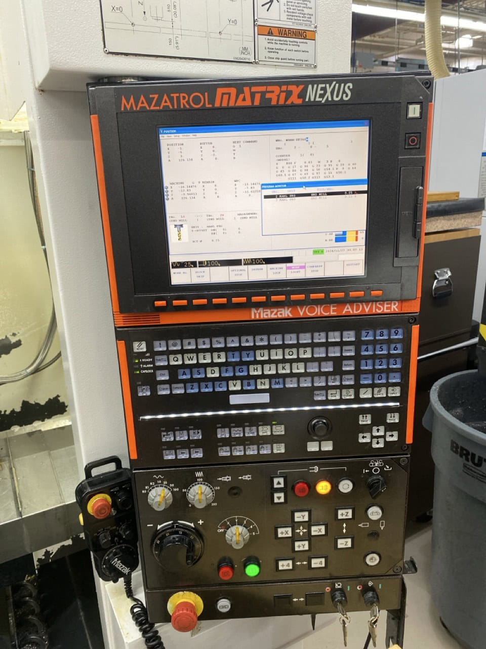 Mazak 410B-II CNC VMC, 2011 - 4th Axis Wired & Rotary, Renishaw Probe, Tool Setter, Chip Conveyor - Image 4