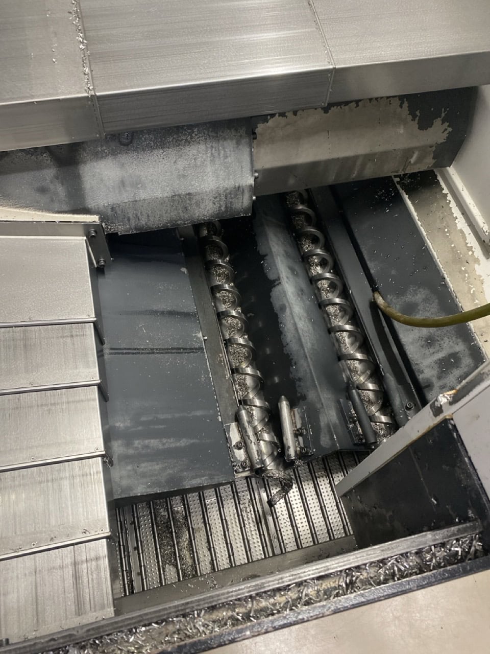 Mazak 510C-II CNC VMC, 2010 - 4th Axis Wired & Rotary, Renishaw Probe, Tool Setter, Chip Conveyor - Image 4