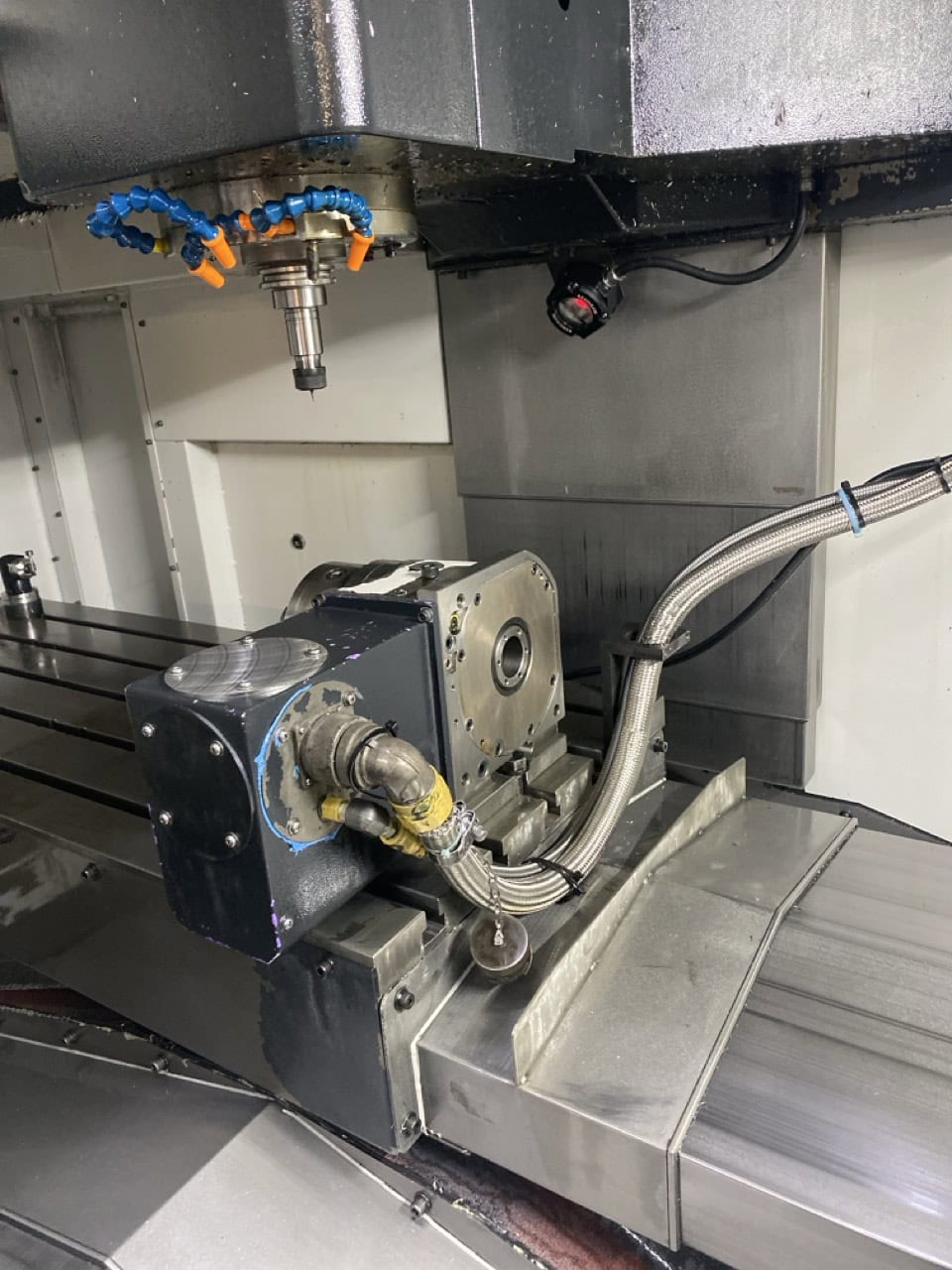 Mazak 510C-II CNC VMC, 2008 - 4th Axis Wired & Rotary, Renishaw Probe, Tool Setter, Chip Conveyor - Image 6