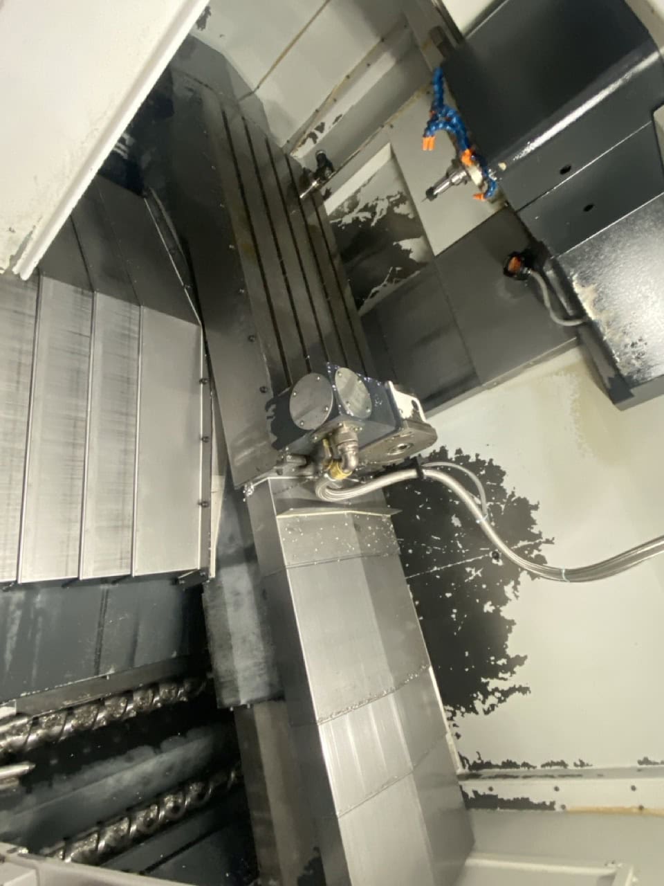 Mazak 510C-II CNC VMC, 2010 - 4th Axis Wired & Rotary, Renishaw Probe, Tool Setter, Chip Conveyor - Image 8