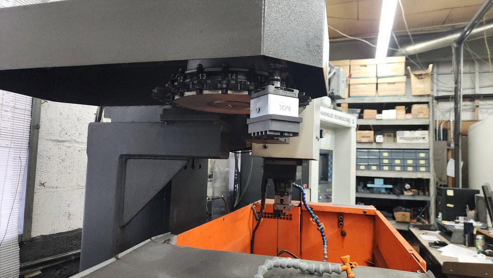 Charmilles Roboform 20A EDM Ram Sinker, 1999 - Chiller, C-Axis, 16 ATC, 3R Tooling - Image 4