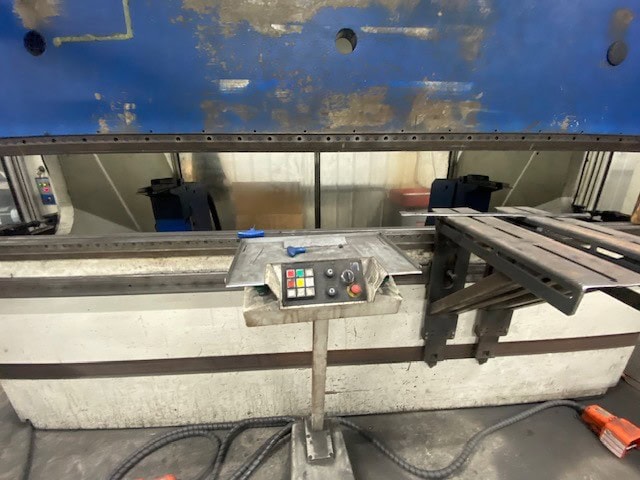 144 Ton x 10' Trumpf TrumaBend V130 Hydraulic Press Brake, 2000 - 6 Axis Backgauge - Image 5