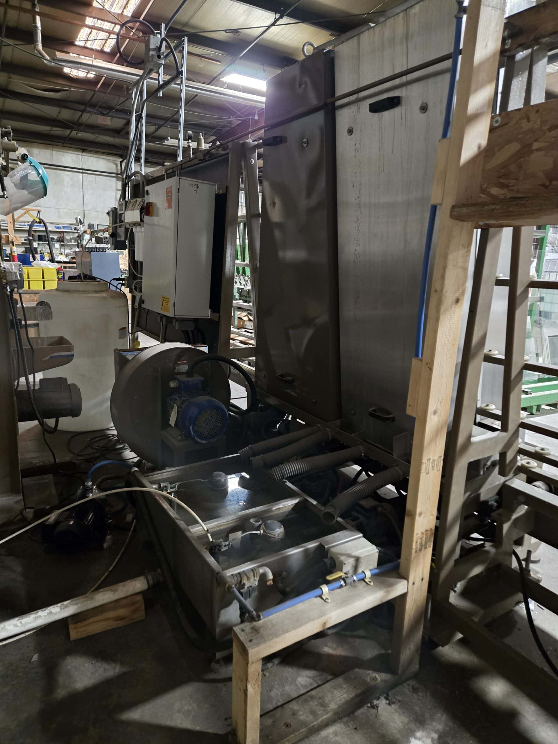 CR Laurence VEW-60 Vertical Glass Washer, 2016 - Image 4