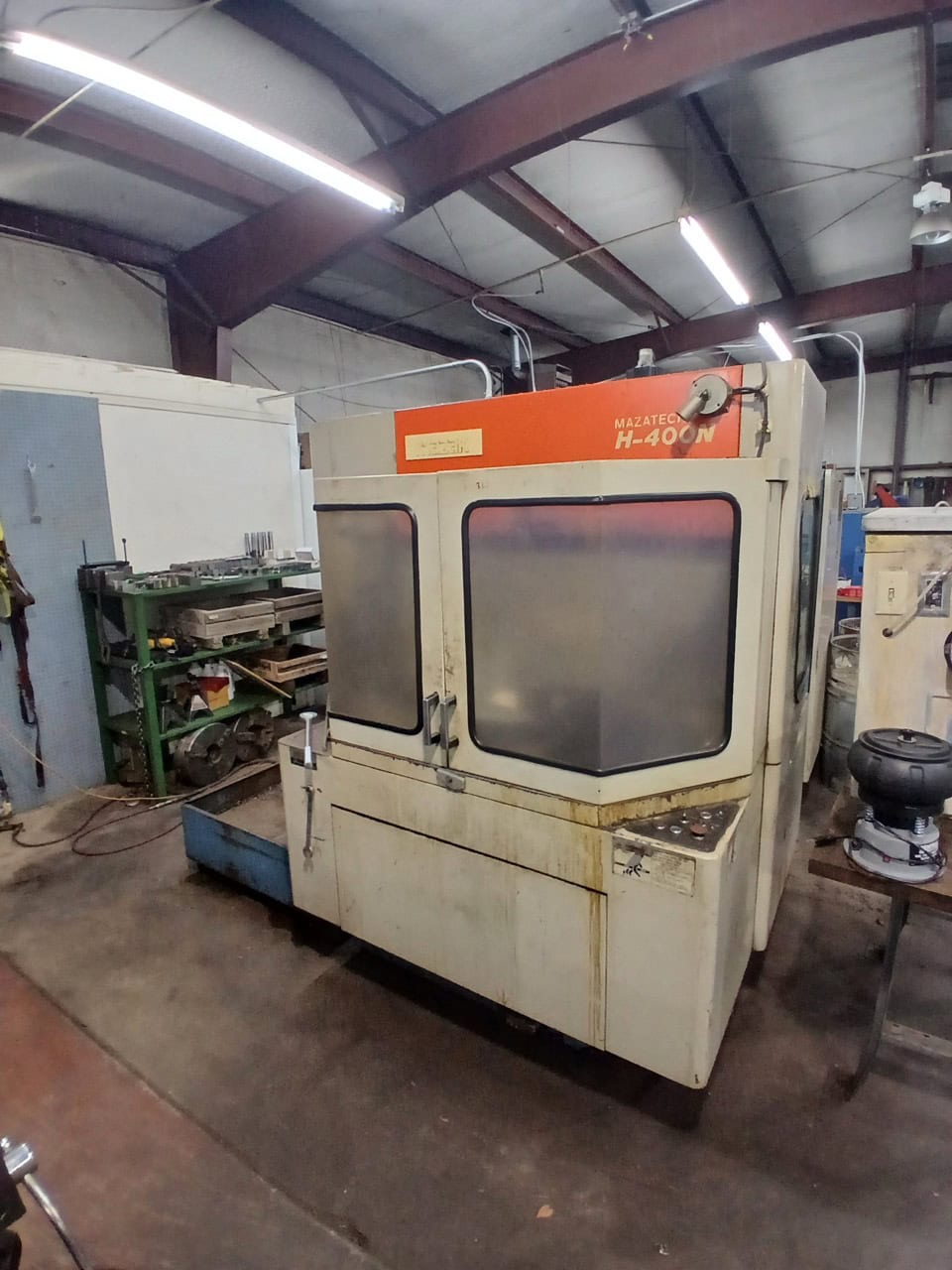 Mazak H400N CNC HMC, 1992 - Chip Conveyor