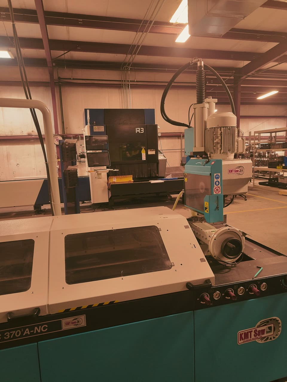 14" KMT C370A-NC Cold Saw, 2022 - Extended 50" Feeder - Image 3