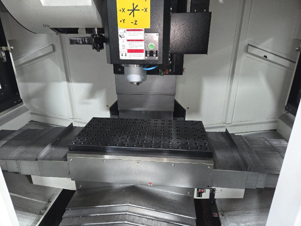 VisionWide SV-650 CNC VMC, 2018 - TSC, Chip Conveyor, Fanuc Control - Image 2