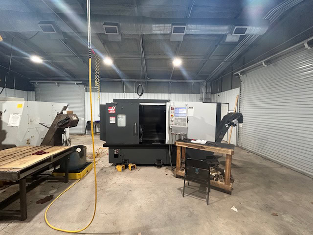 Haas ST-30 CNC Lathe, 2020 - Programmable Hydraulic Tailstock, Tool Presetter, Chip Conveyor, Low Hours - Image 2