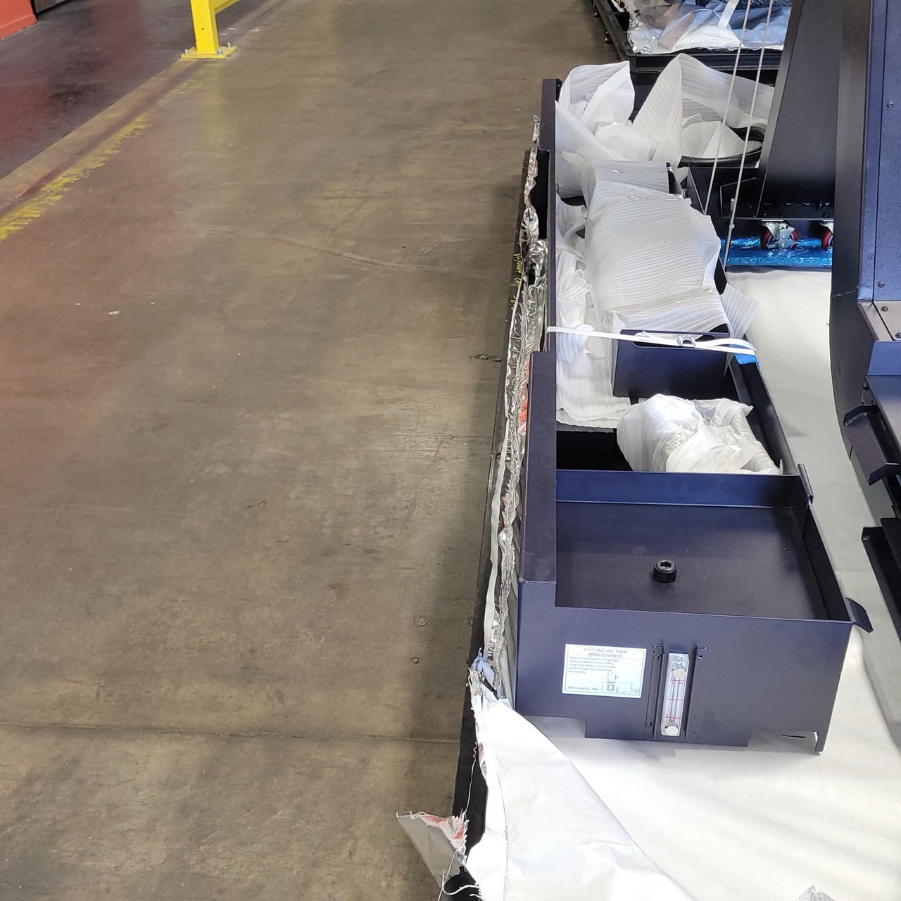 Hwacheon Vesta 1000+ VMC, 2022 - Chip Conveyor, Daikin Oil Cooling Unit, GSA, Air Dryer, Never Been Used - Image 18