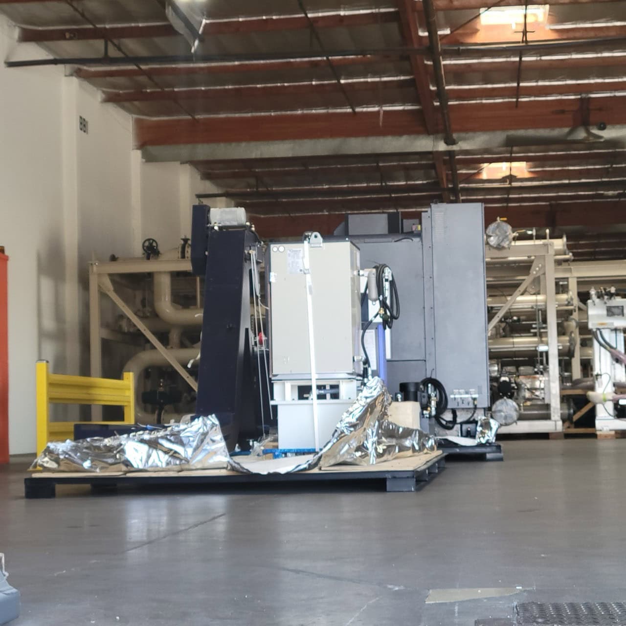 Hwacheon Vesta 1000+ VMC, 2022 - Chip Conveyor, Daikin Oil Cooling Unit, GSA, Air Dryer, Never Been Used - Image 39
