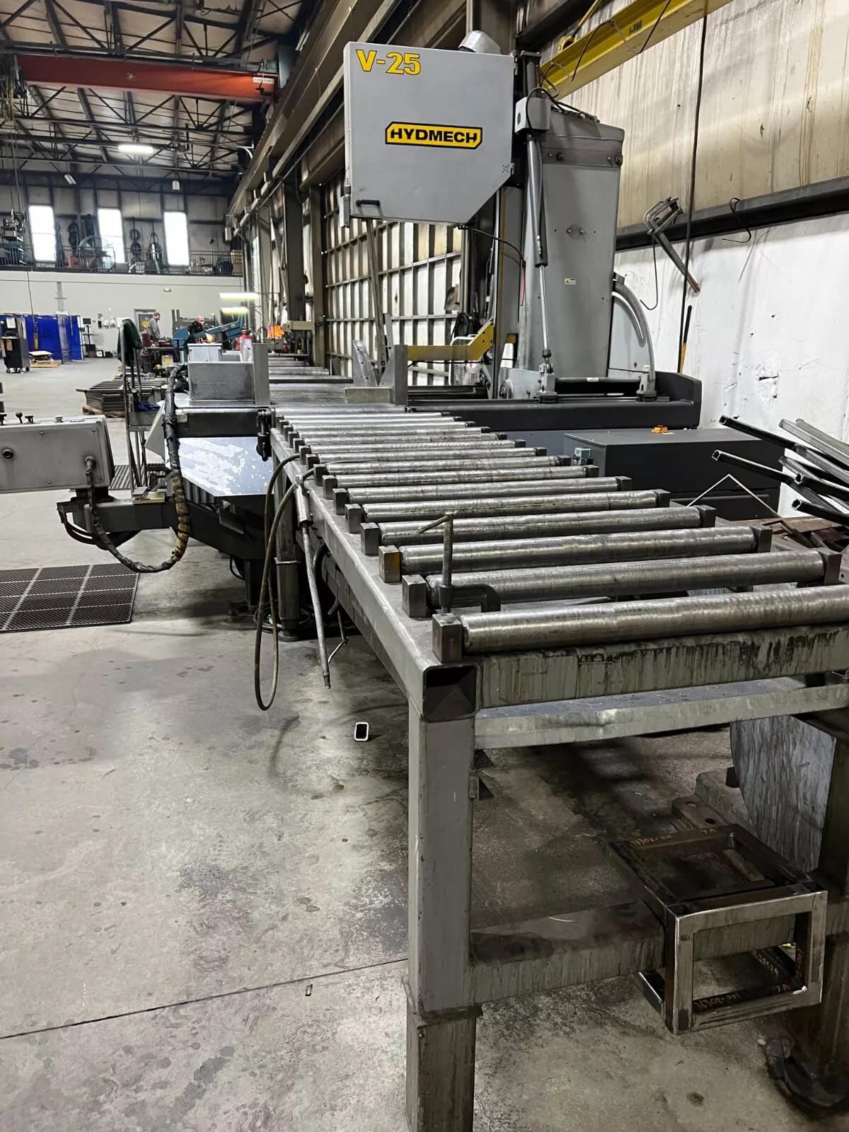 30" x 25" Hydmech V-25 Auto Vertical Band Saw, 2013 - Image 4