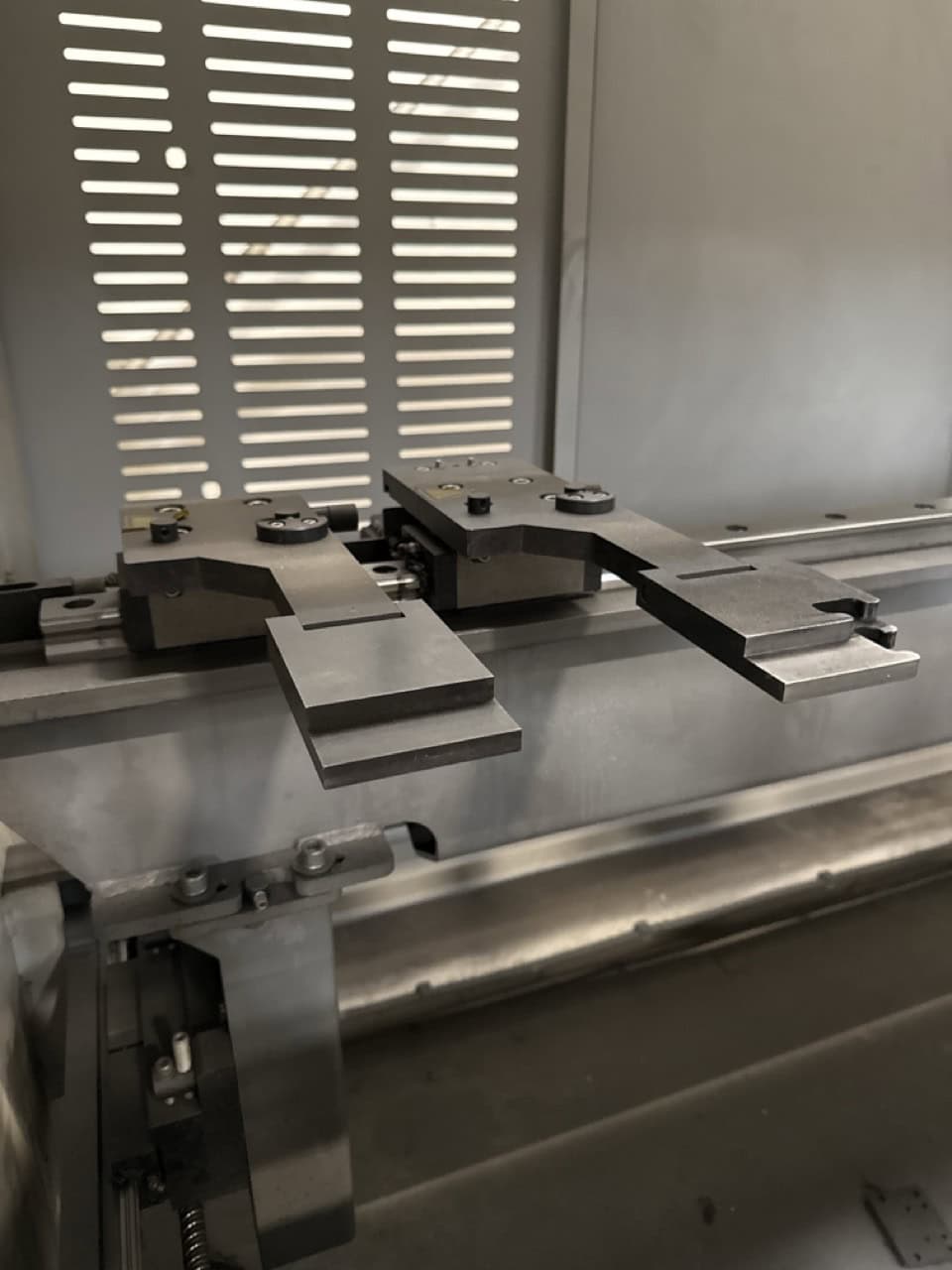 176 Ton x 10' Bystronic Xact Smart 160 CNC Press Brake, 2020 - 5-Axis CNC Backgauge - Image 5